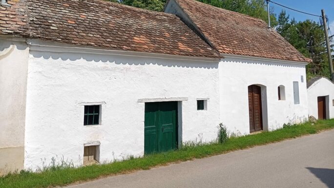 schlichte Presshäuser in Patzmannsdorf (Bezirk Mistelbach)